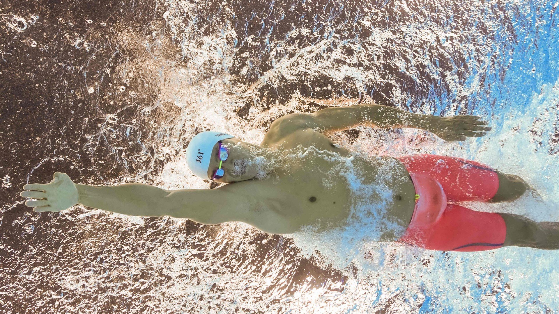 赛道新王诞生，皮亚斯特里统治全场，雷诺车队完胜红牛二队